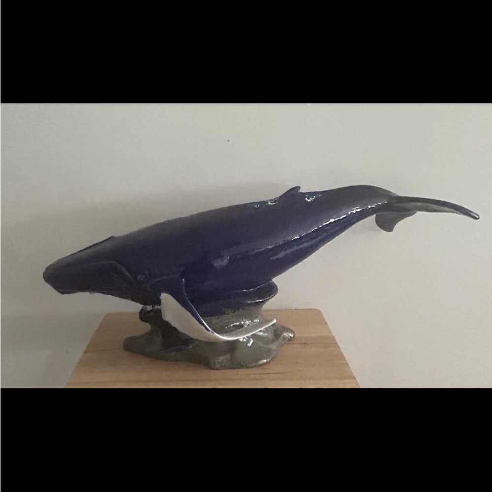 Vintage 1990 Doug wylie 32” sculpted Hawaii humpback Whale